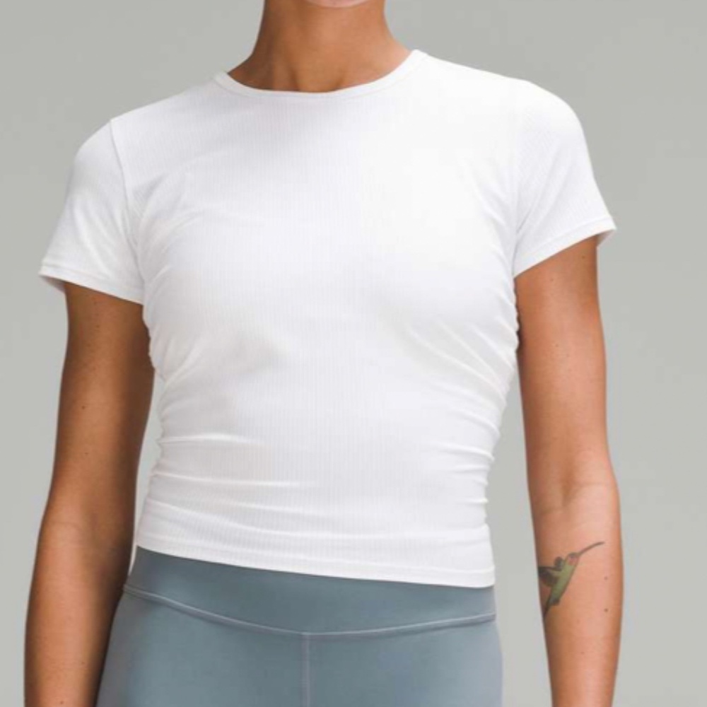 Cropped Nulu Tee